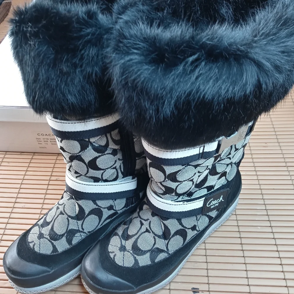 Coach 'Mariette' Womens Logo Canvas Quilted Rabbit Fur Trimmed Winter Boots. Sz